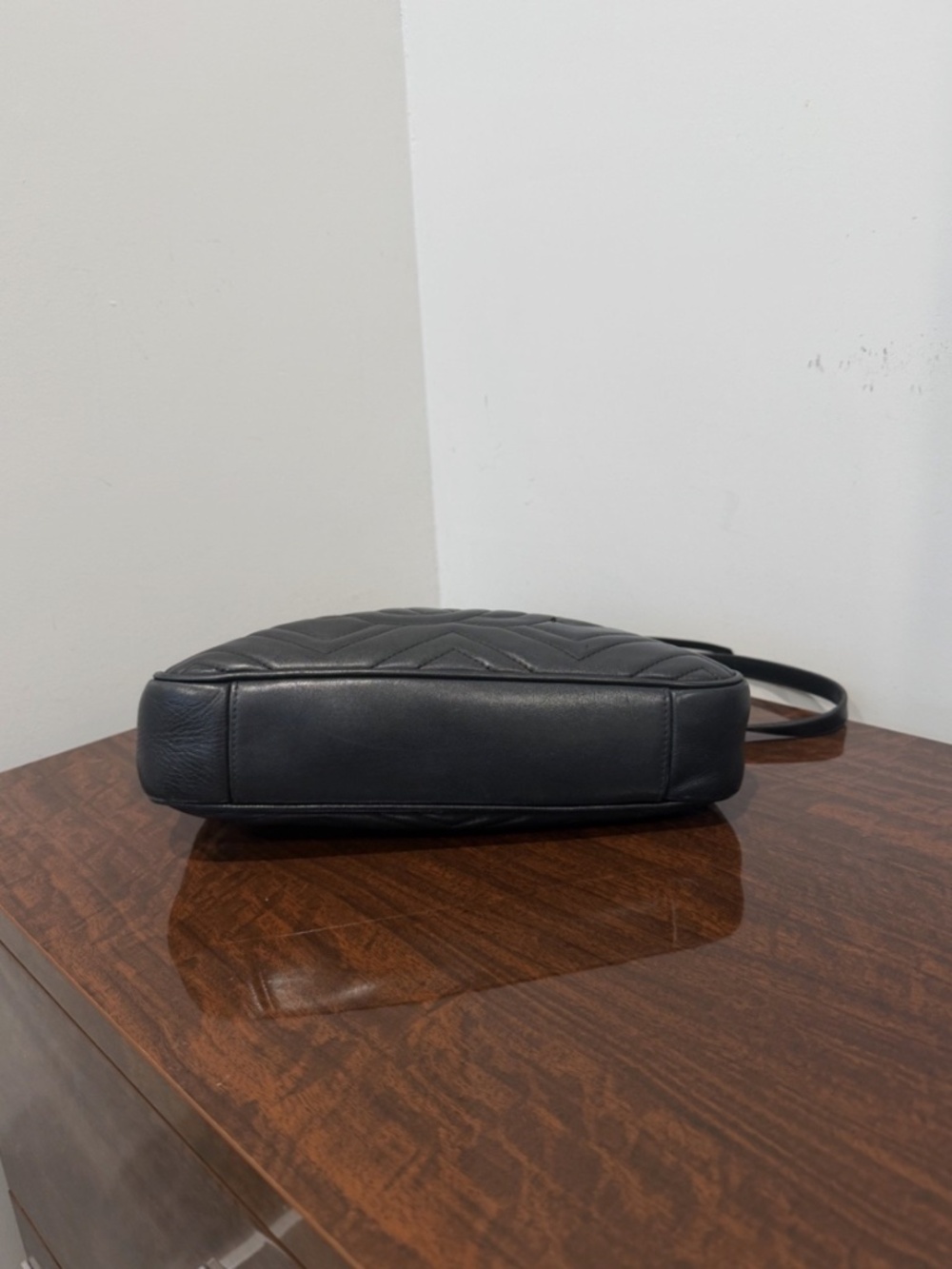 Gucci Medium GG Marmont Shoulder Bag - Picture 3 of 14